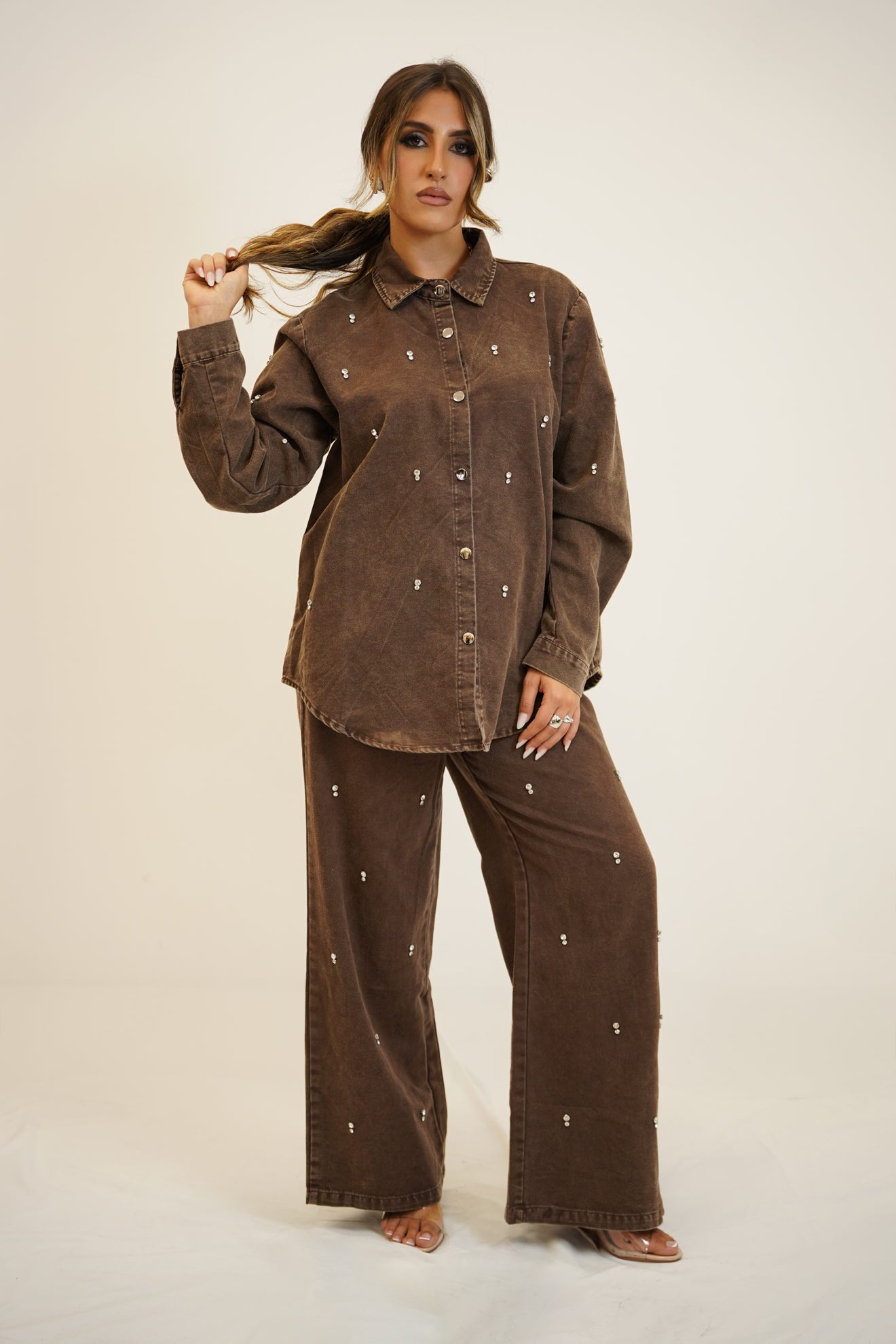 COORDINATO CON ZIRCONI MARRONE